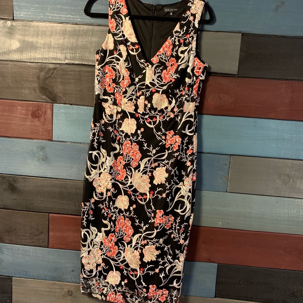 NWOT Beautiful Jax Black Label embroidered floral dress.